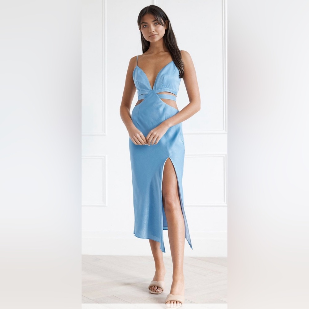 San Sloane Betty Cut Out Tie Midi Blue🪻